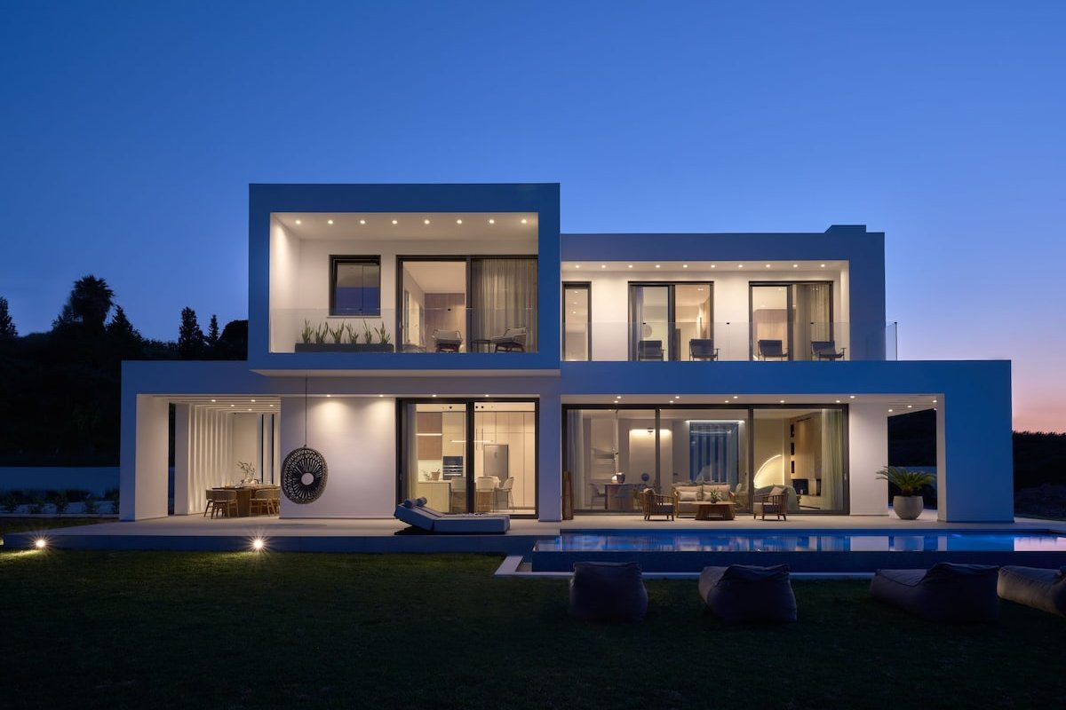 Omnia Seafront luxury Villa (5 bedroom)