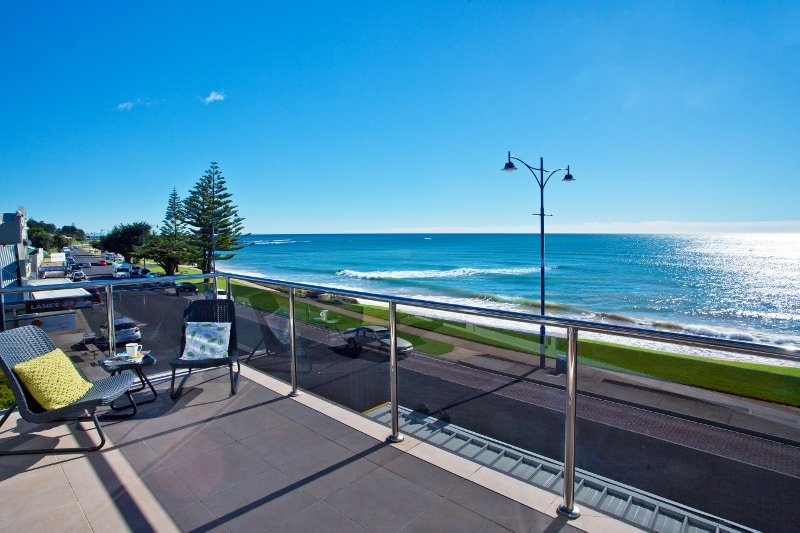 Penguin Waterfront Escape gallery image 2