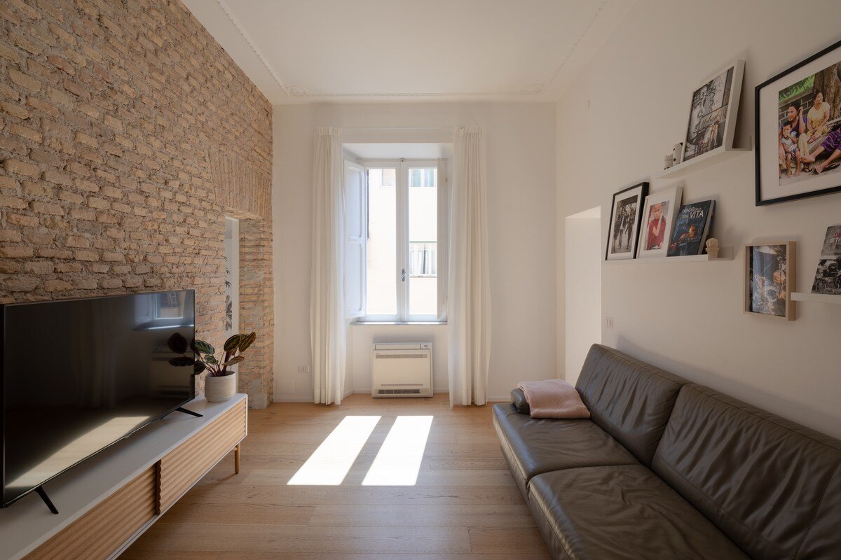 Colosseum – Diana’s Design Apartment gallery image 4