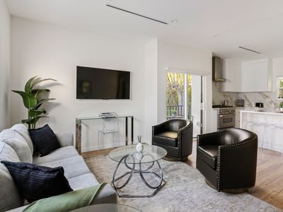 *New 2bd Luxury Modern Burbank Hills Home*