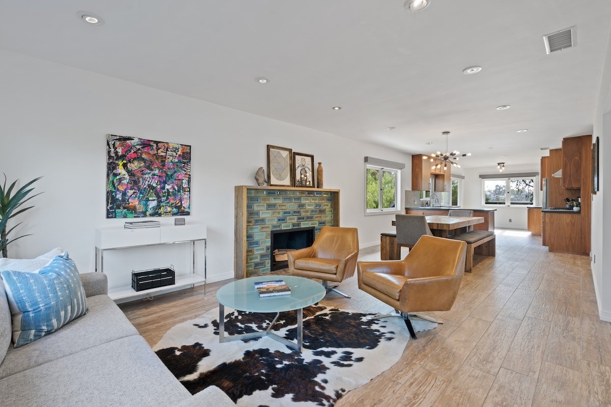 Your Modern Lux Pool Resort in the Heart of SD gallery image 5