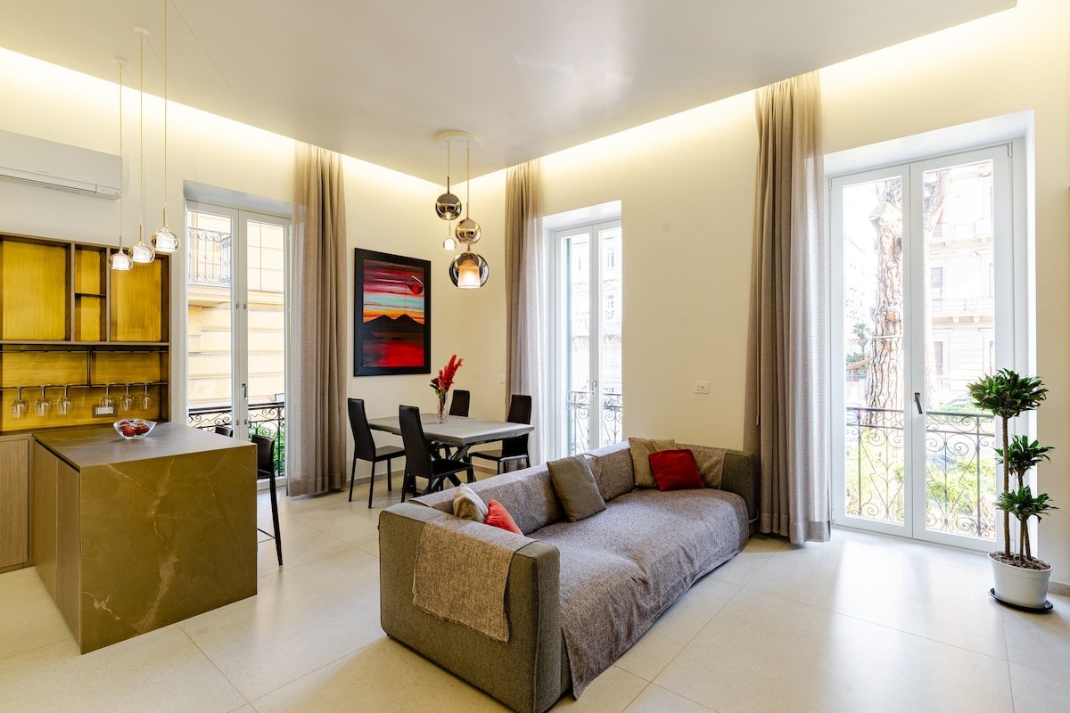 [Mergellina – Stazione Metro] Luxury Light gallery image 3