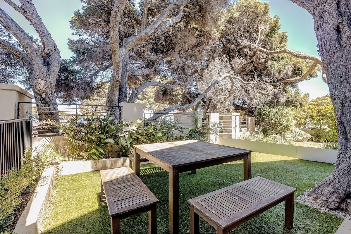 10 Steps gallery image 2