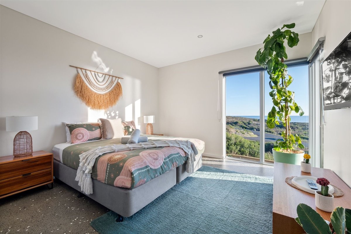 Breeze Beach Villa – with sauna and pool gallery image 4