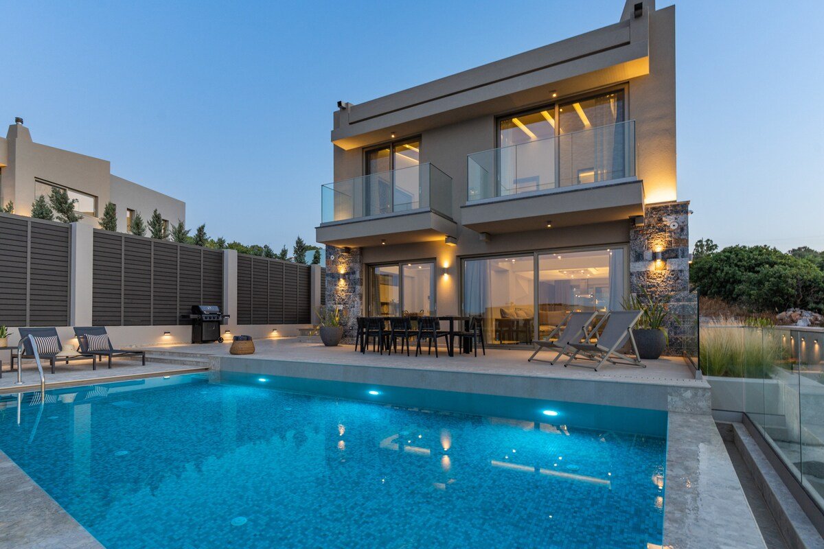 Villa Onyx – With Private Heated Pool gallery image 4