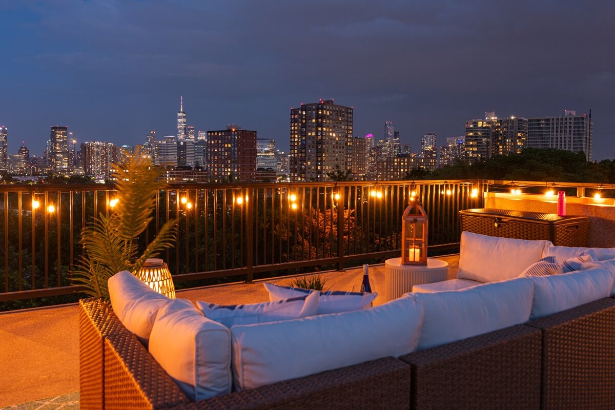 NYC Skyline Views | Modern Penthouse! Close to NYC gallery image 4