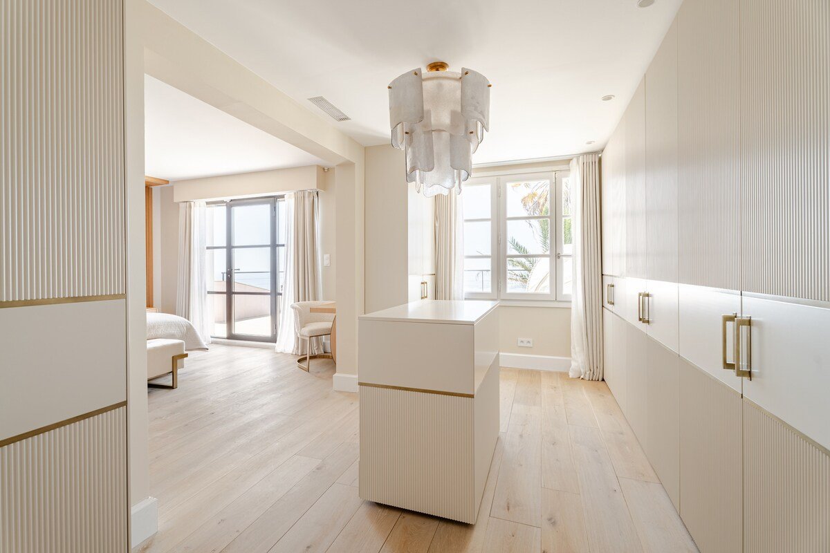 Lux villa in Cannes w panoramic seaview gallery image 3