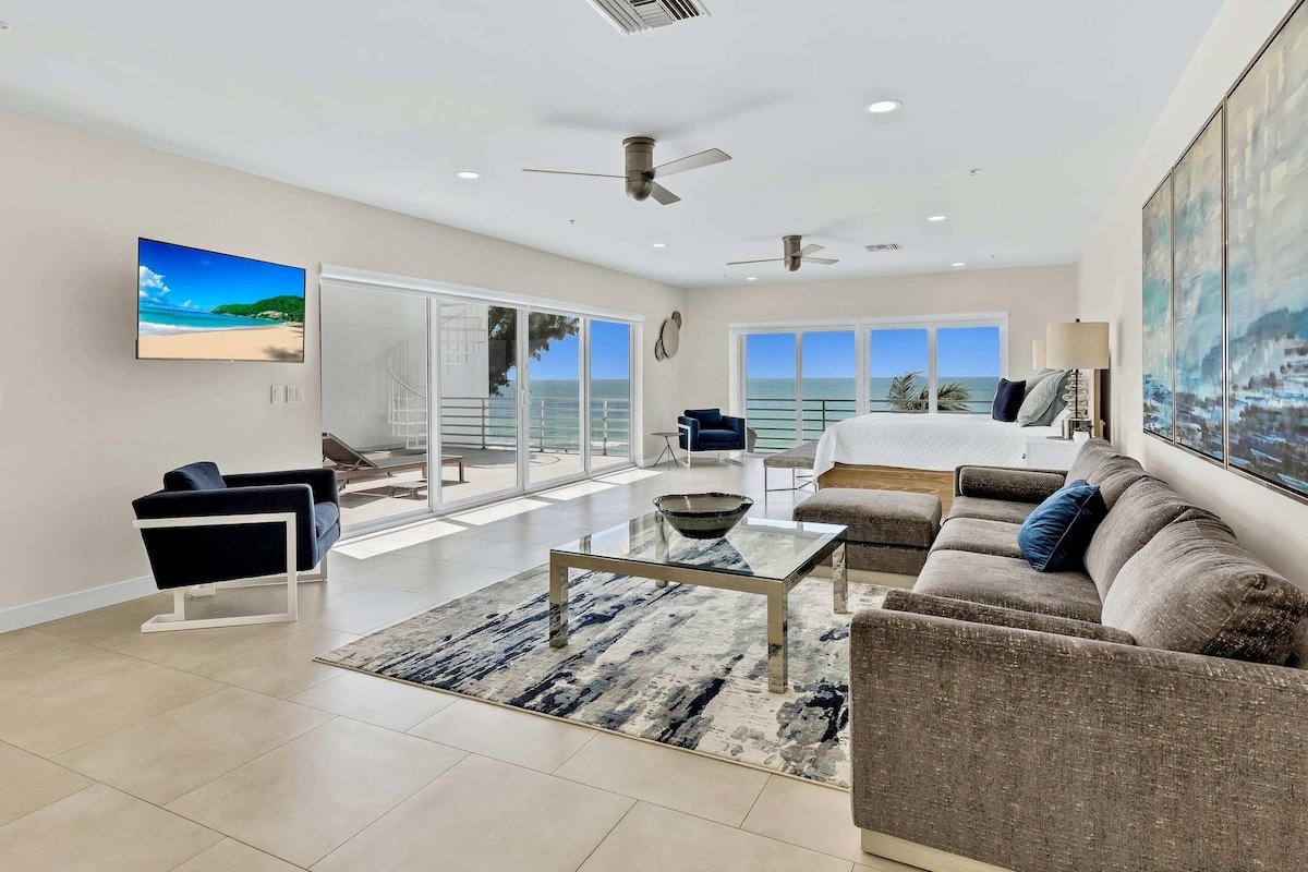 Eden – Iconic Beachfront Villa Captiva gallery image 2