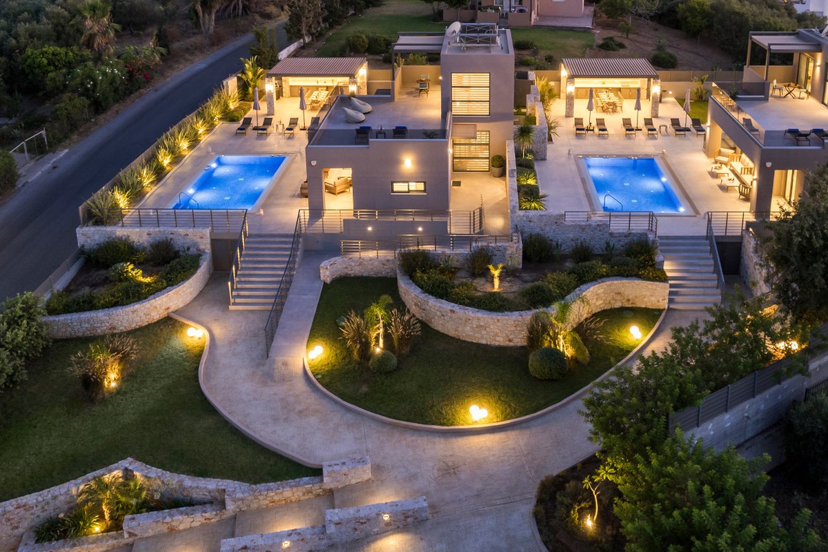 Wellness & Spa Retreat: Seafront Villas for 20–24