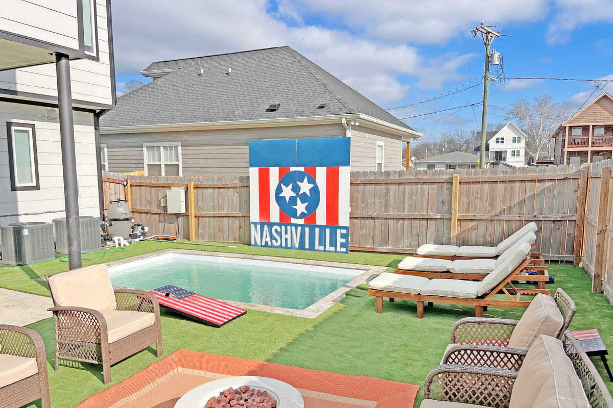 Private Heated Pool, Hot Tub-Minutes From Broadway