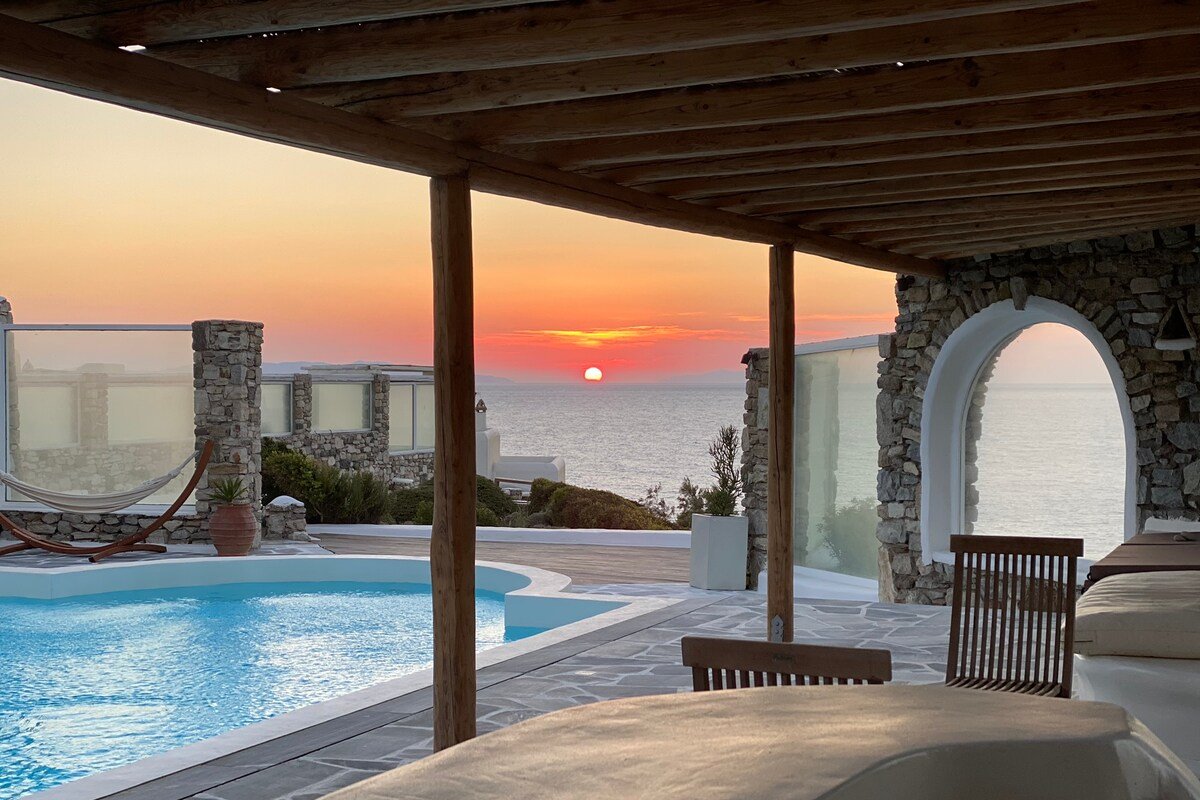LUXURY MYKONOS SUNSET VILLA gallery image 5