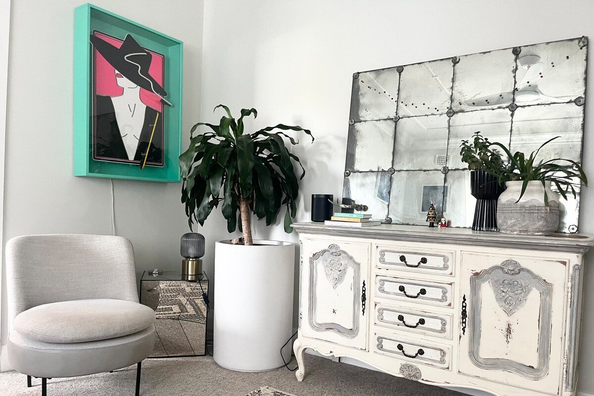 UNIQUE AFFORDABLE LUXURY – CLOSE TO CITY & BONDI! gallery image 5