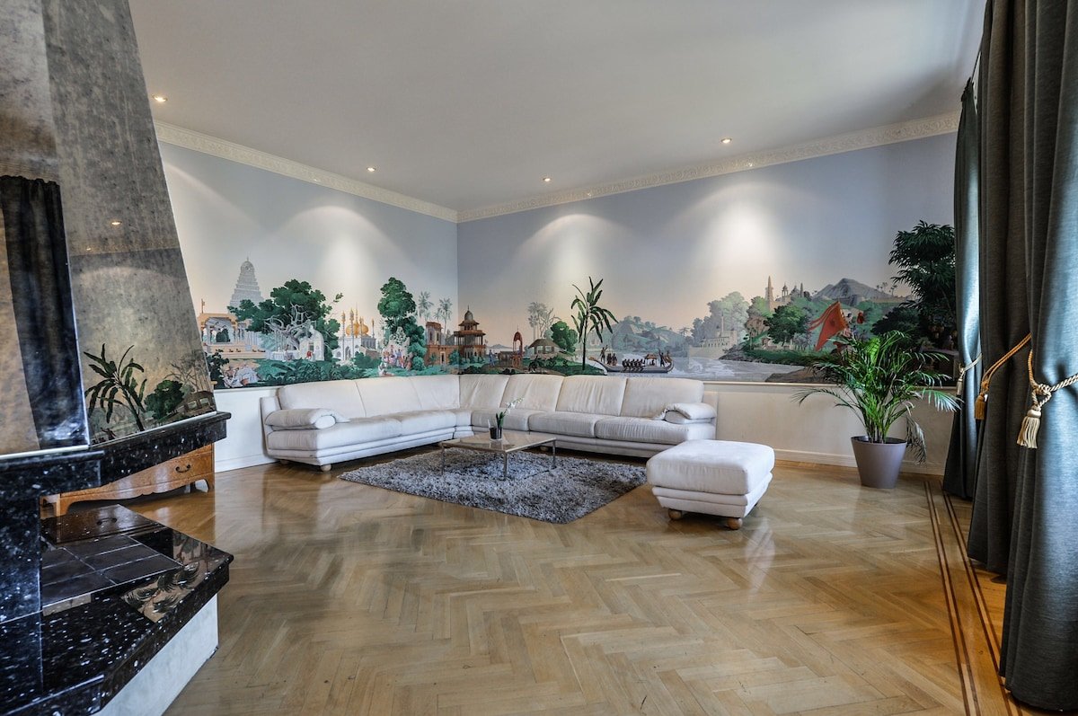 Fresco Apt. Walk to Charles Bridge gallery image 4