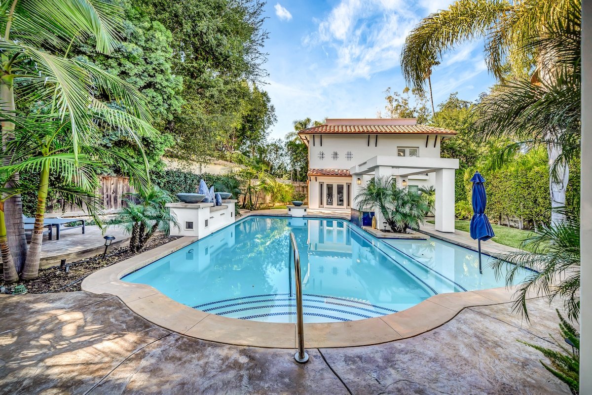 Beautiful Oasis in the heart of Encino w/ an ADU gallery image 3