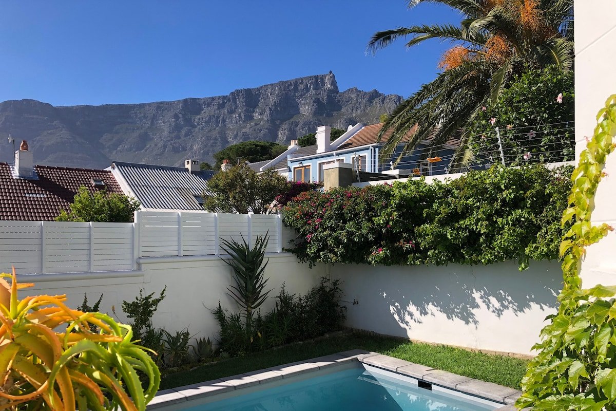 2BR Designer Victorian with Mountain View’s / Pool gallery image 2