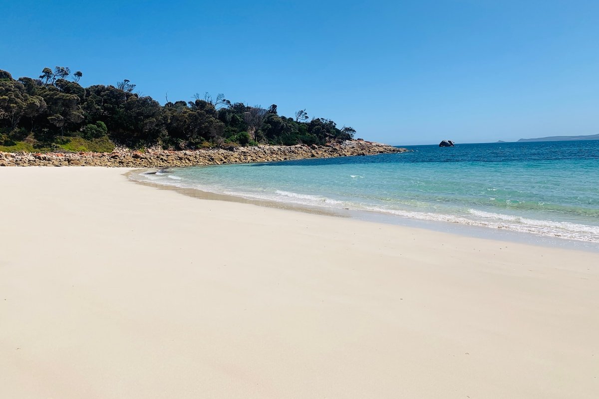 Allports Beach House, Flinders Island gallery image 2