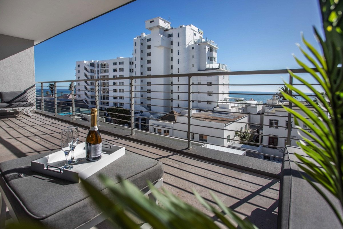 Sea Views • 3 bedThe Fairmont Sea Point/BantryBay gallery image 2