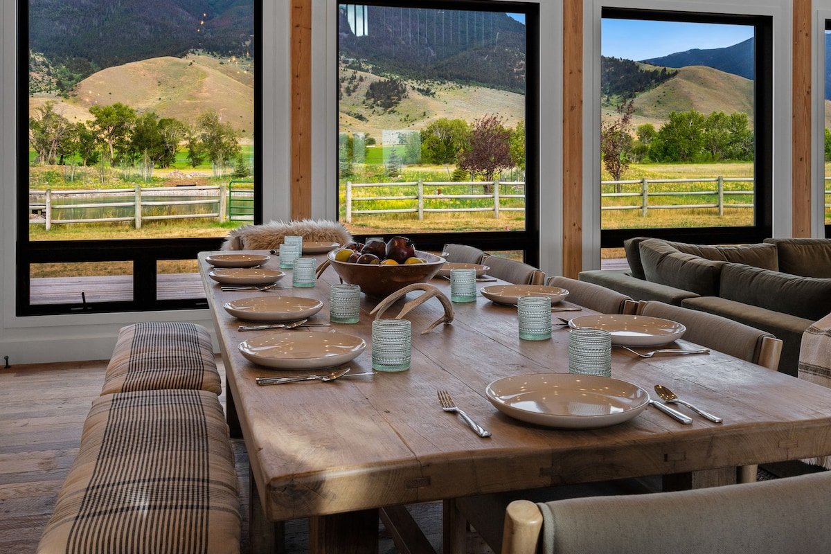 Luxury Oasis Near Yellowstone, Spacious with pond gallery image 3