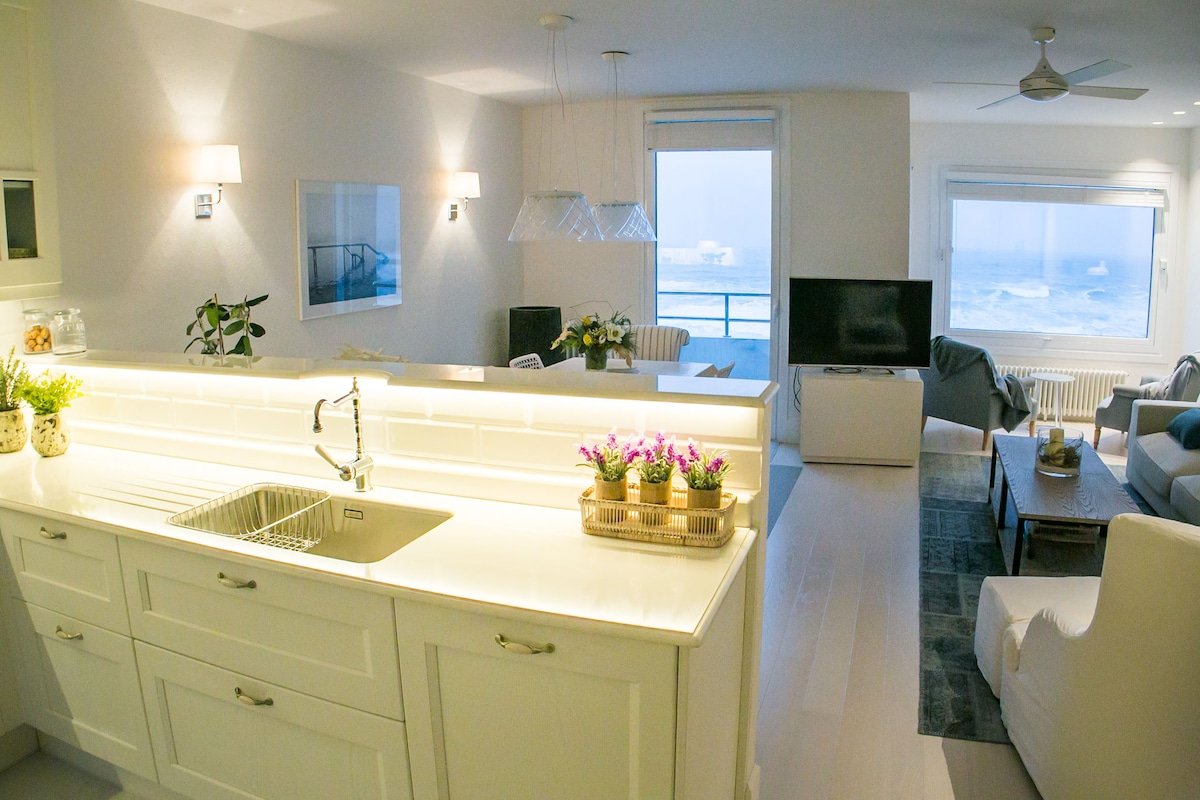 1ª linea playa, aire acondicionado, parking gratis gallery image 3