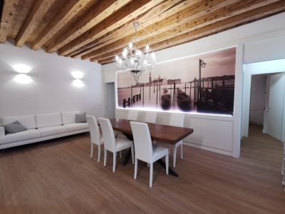 DELUXE RIALTO 3 BEDROOM FLAT