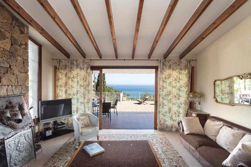 Mediterranean style Villa with excellent sea views gallery image 3