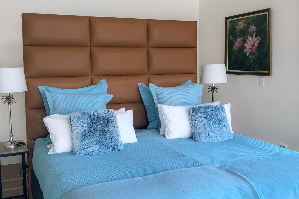 2 x Luxe Mountain Villas. Hottub View of Whangaroa gallery image 5