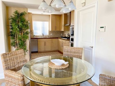 Light and Bright Canal beach & marina condo