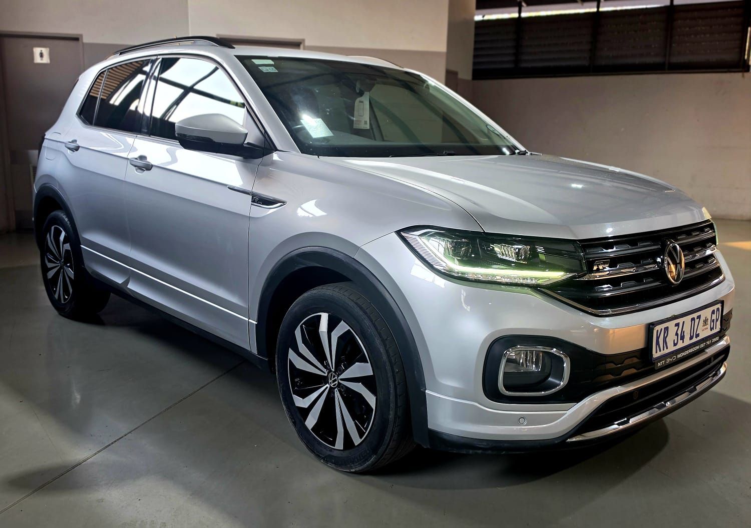 VOLKSWAGEN T-CROSS 1.0 TSI COMFORTLINE DSG for Sale in South Africa