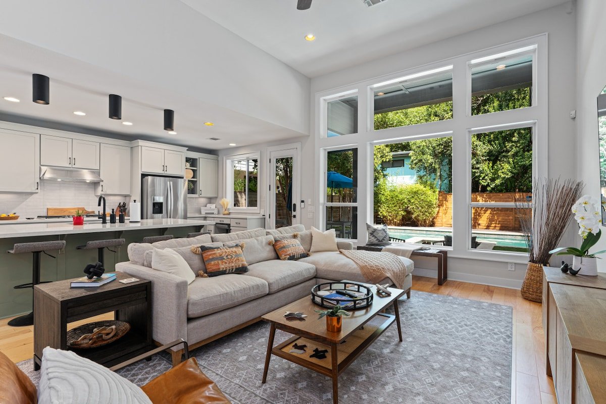 Zilker Home, Heated Pool, Hot Tub, Fire Pit gallery image 3