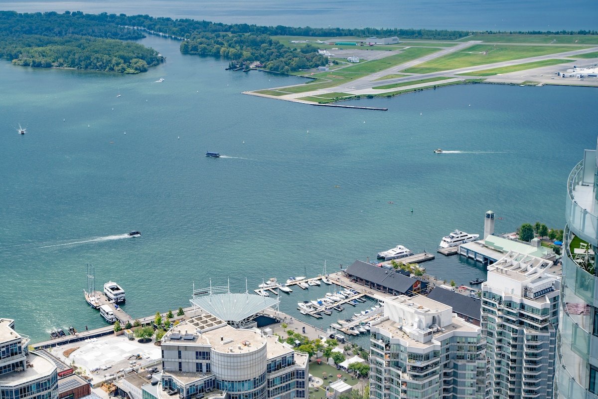 Dec Deal/TorontoVacation CN Tower/Lakeview 3BR&2BA gallery image 2