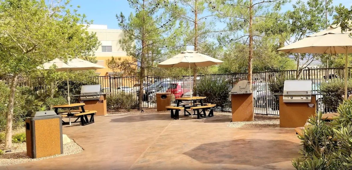 The View Over Vegas, Suite 2BR gallery image 4