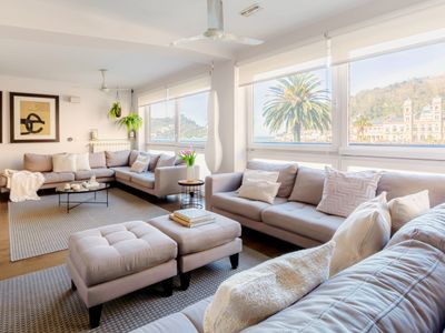 ❤ of San Sebastian | Walk Score 99 | 3 Baths