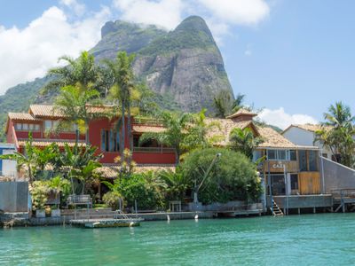 House at the seaside of Barra canal