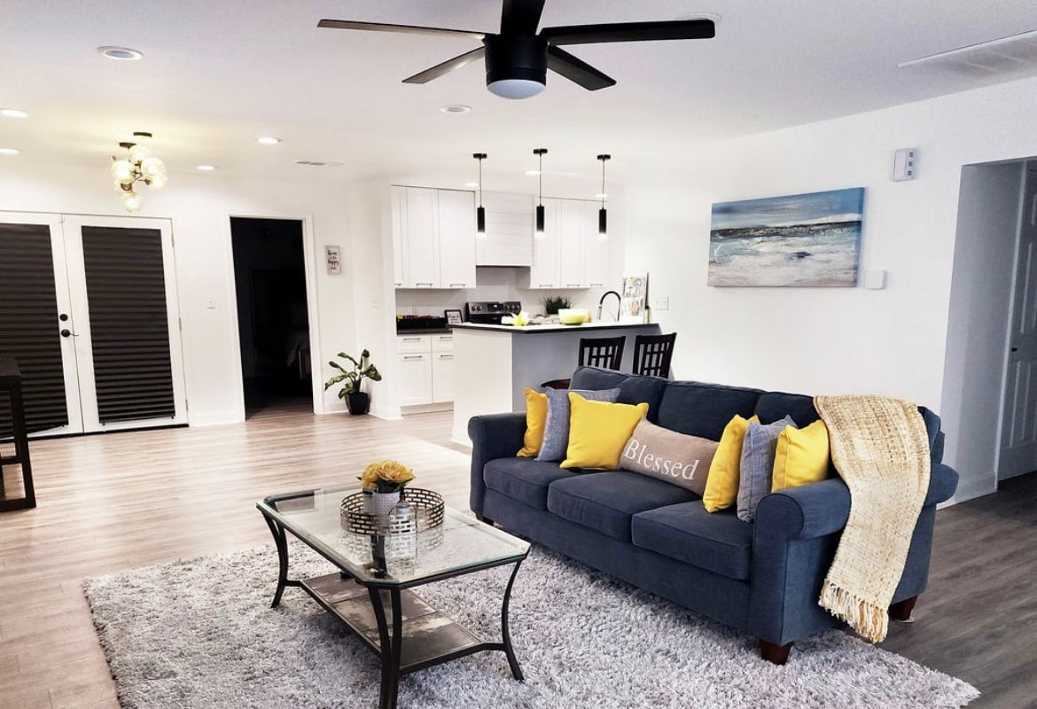 Luxury 2 bedroom with a fire place gallery image 4