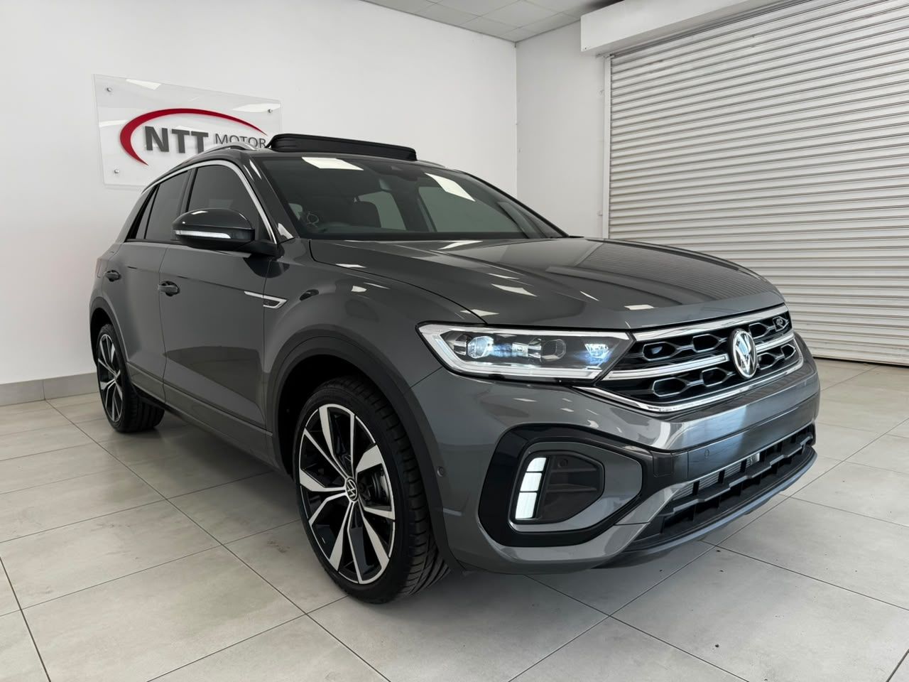 VOLKSWAGEN T-ROC 2.0 TSI 4M R-LINE DSG for Sale in South Africa