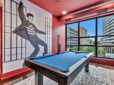 Elvis Penthouse Suite 4BR by Maddox Hotel