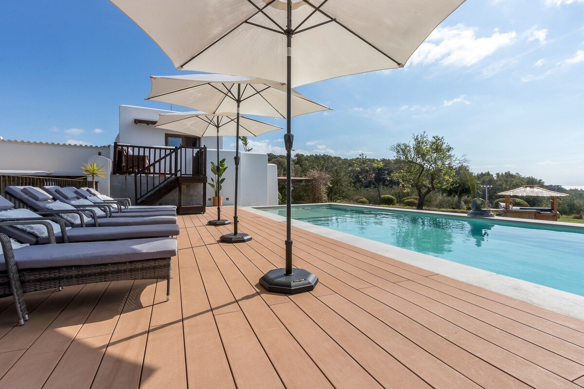 Sea views- Infinity pool- Outdoor gym- Sauna gallery image 4