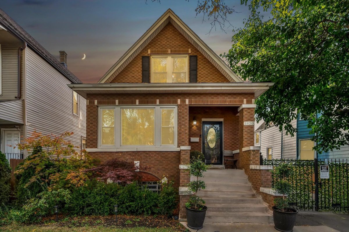 H&H 1896 – Spacious, Fully Stocked, & Free Parking gallery image 2