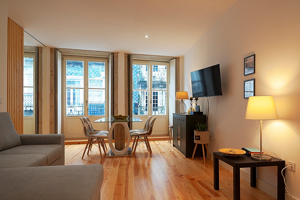 Type 2 Apartment: Rua das Flores -Porto Downtown