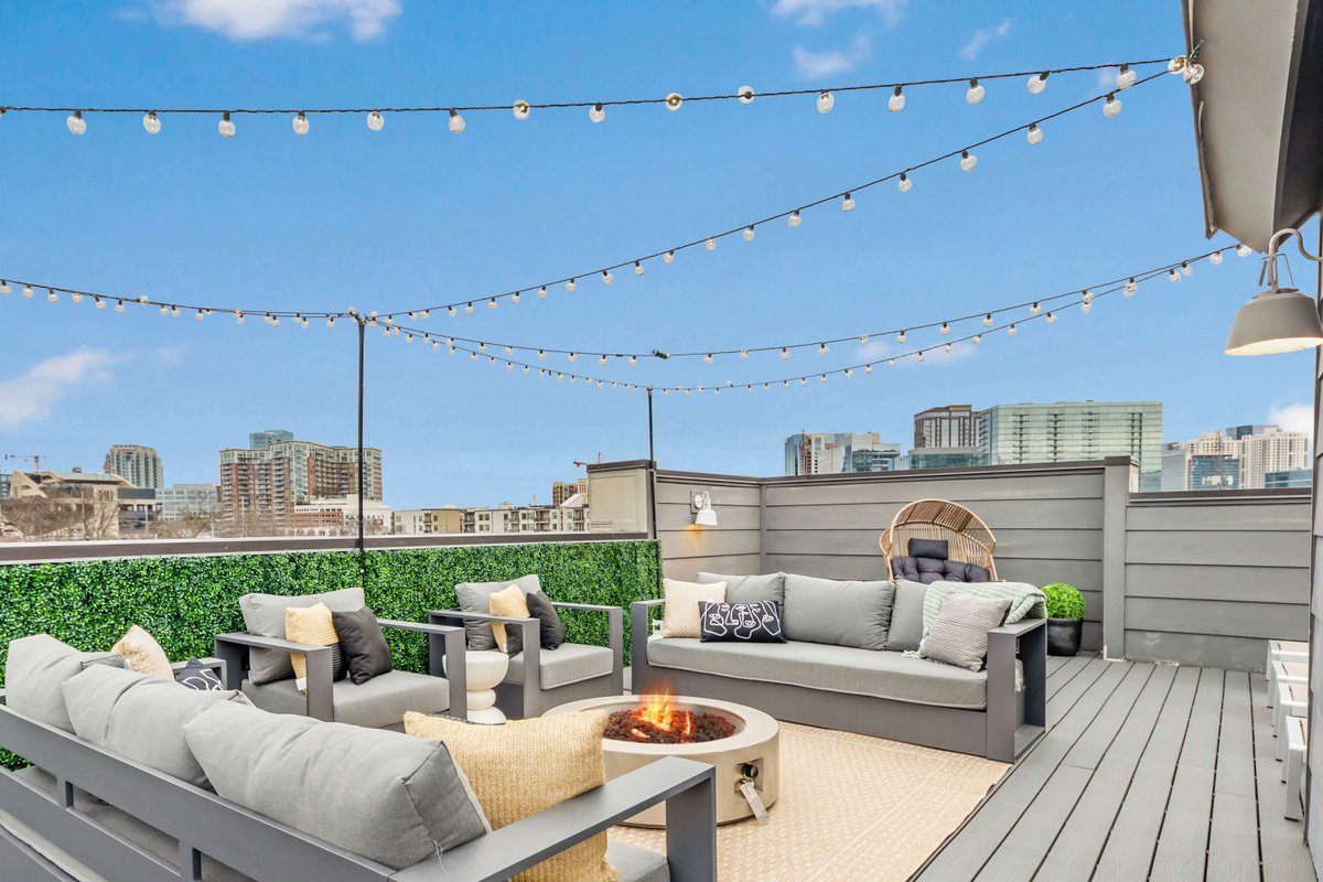 The Hawkins House – Walk to Gulch, Rooftop views!