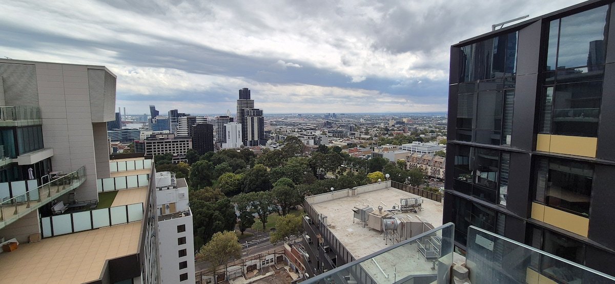 Melbourne CBD Penthouse Marvel gallery image 3