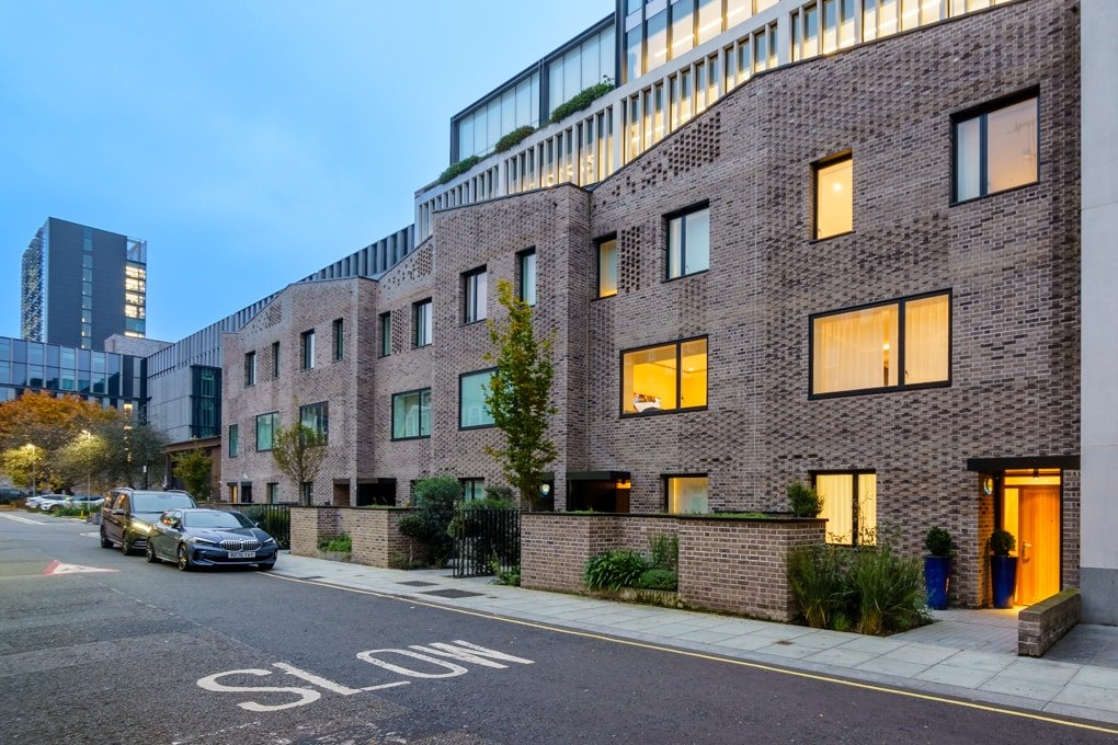 Stylish 4BD Mews House Close to Paddington gallery image 4