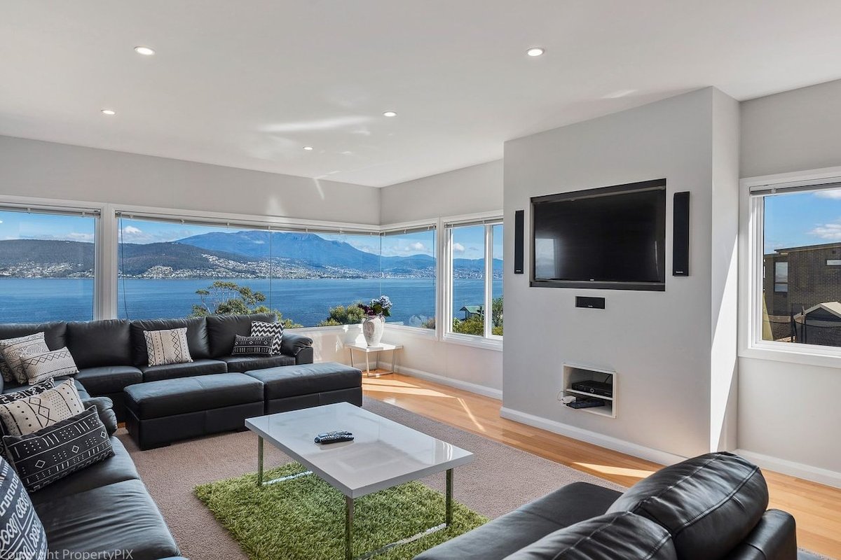 Oceana Escape panoramic views luxury and space gallery image 2