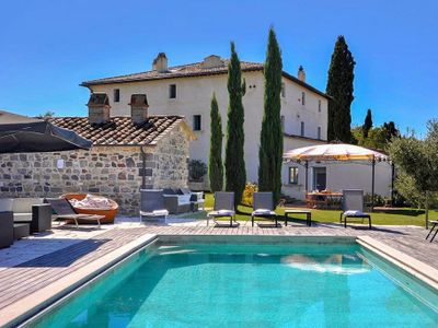 Beautiful modern villa with pool in Val D’Orcia