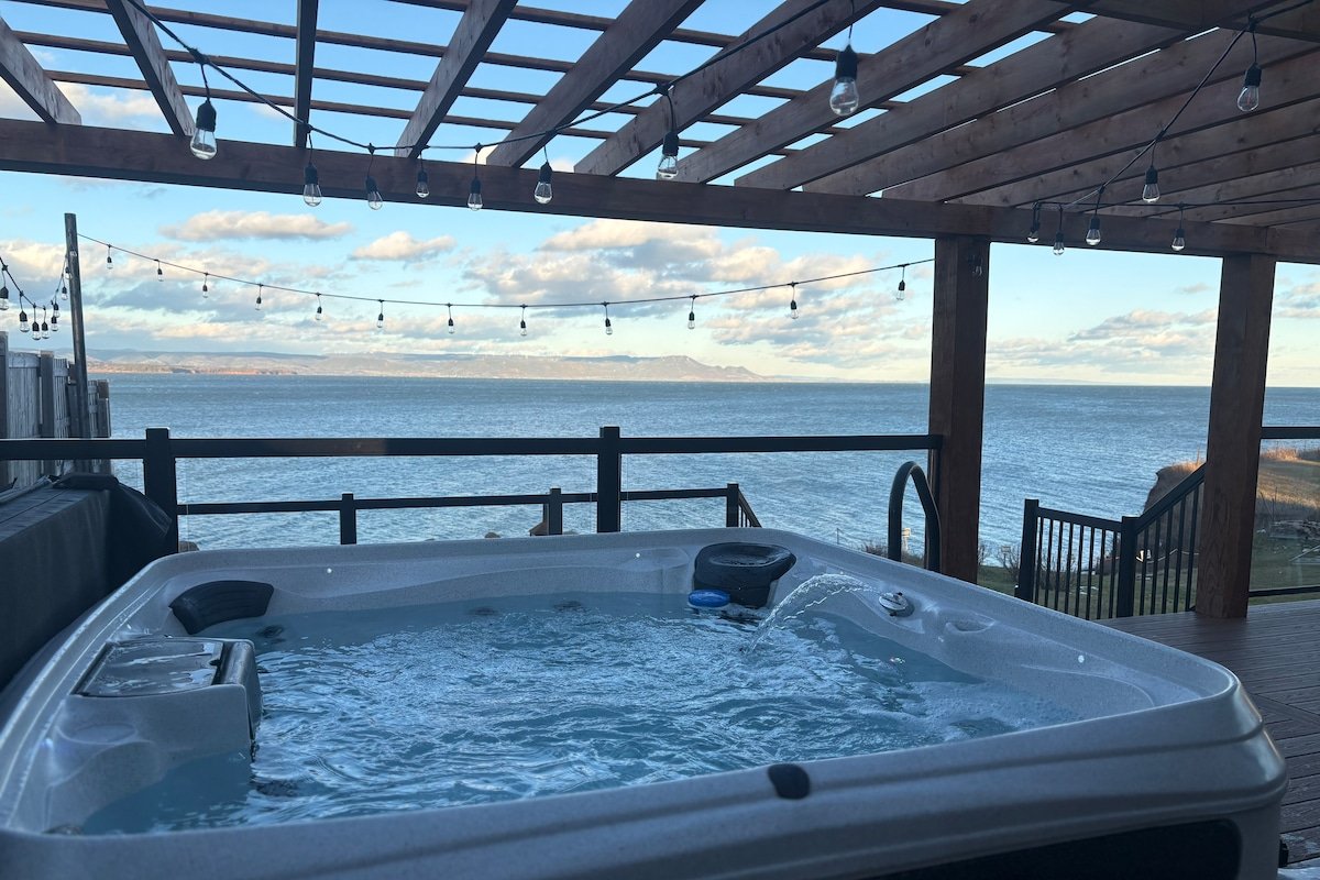 Oakes House+waterfront+games room+hot tub+ firepit gallery image 2