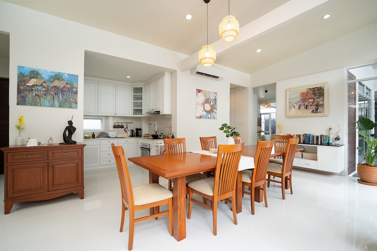 Luxury Pool Villa in Prime Location gallery image 4