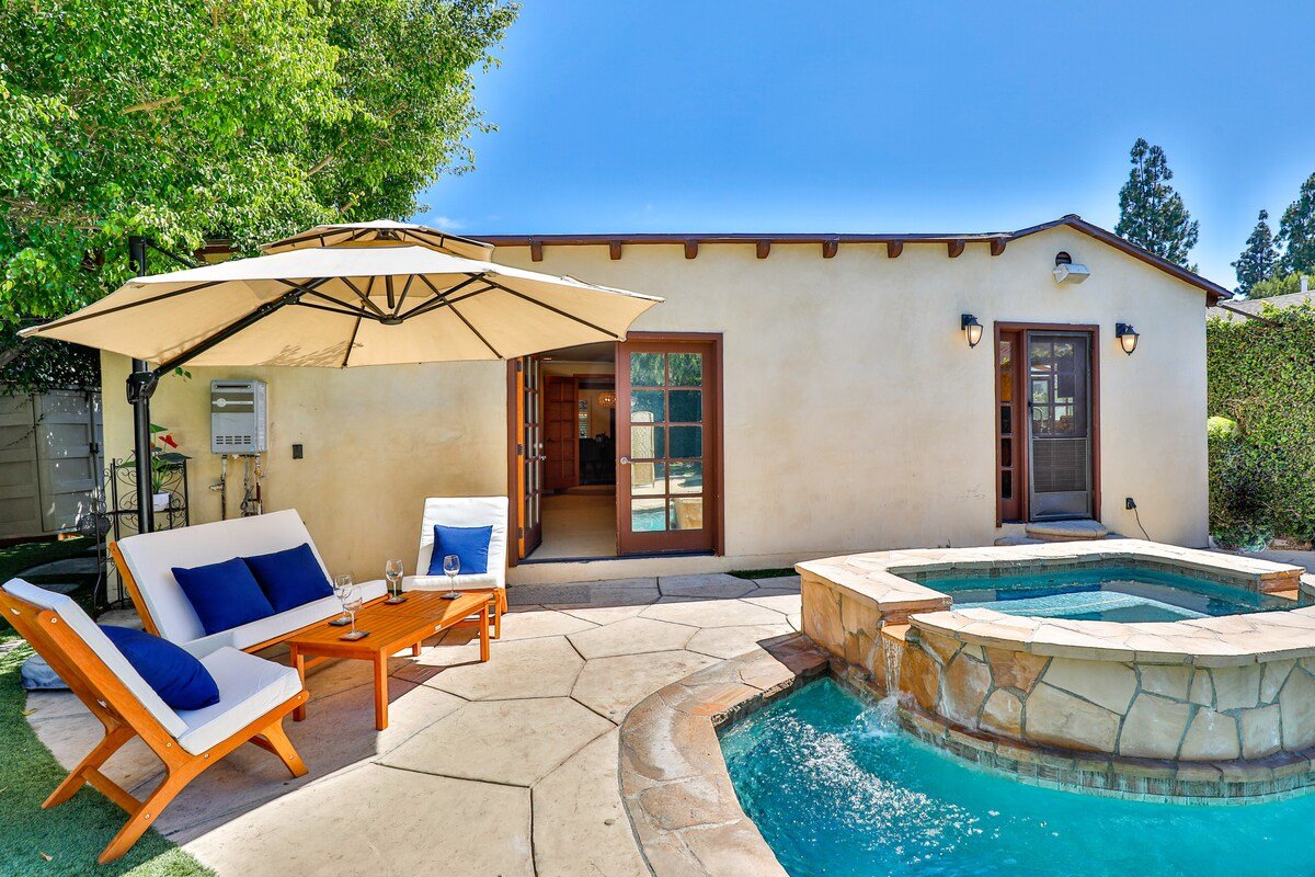 City Paradise: Saltwater Pool/Spa and Ping-Pong gallery image 4