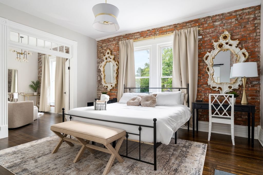 Luxe 4BR w/ Chef Kitchen | Walk to OSU + Downtown gallery image 3