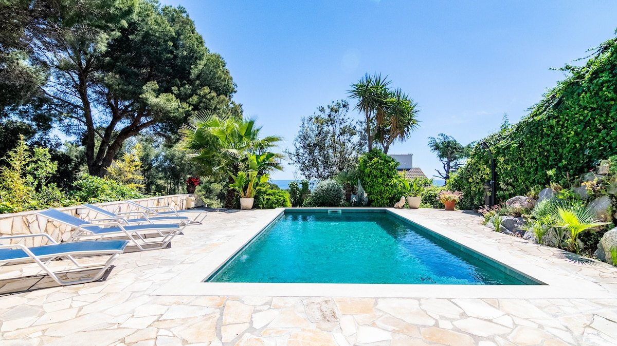 ★ CoastalVillas – Villa Treumal ★ near beach gallery image 2