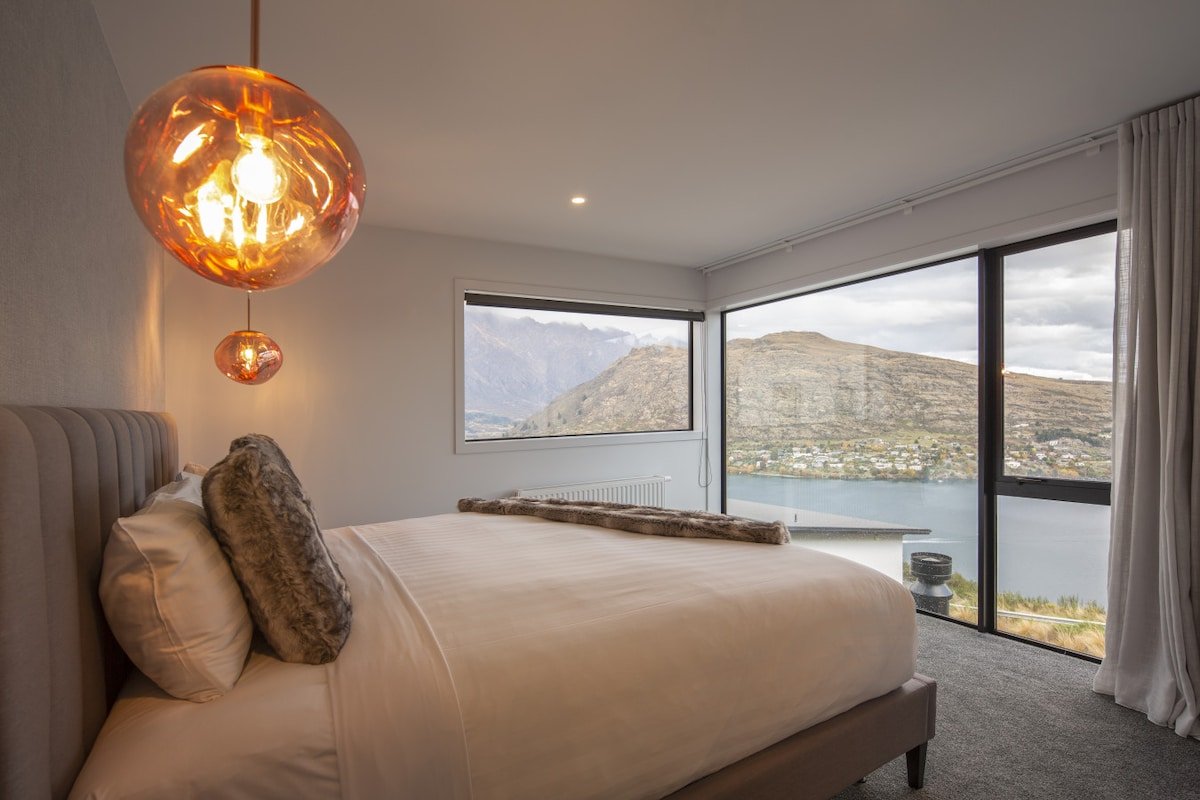 Aroha on Florence by Sotheby’s Luxury Rental Homes gallery image 4